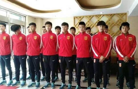 大S经纪人澄清5大谣言:丑陋的人性让我看见了地狱 2025-02-07 2月6日，除了具俊晔首度发声，和大S（徐熙媛）合作多年的经纪人廖玮琪也在IG发文，澄清“五大谣言”力挺具俊晔，“愿意站在熙媛的立场并保护孩子，才是真男人。